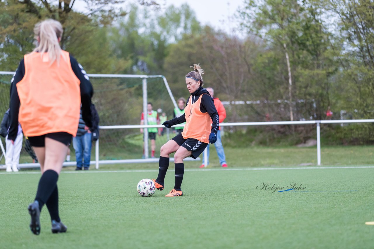 Bild 297 - Co-Trainerin der Frauen Nationalmannschaft Britta Carlson in Wahlstedt